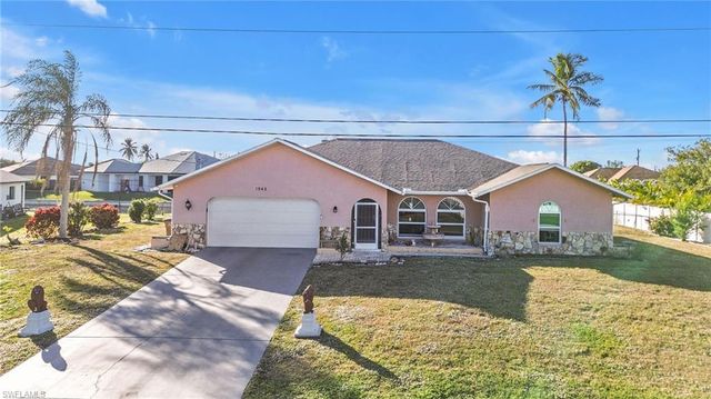 1942 SW 2nd PL, Cape Coral, FL 33991
