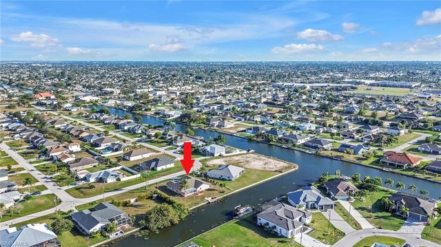 1942 SW 2nd PL, Cape Coral, FL 33991