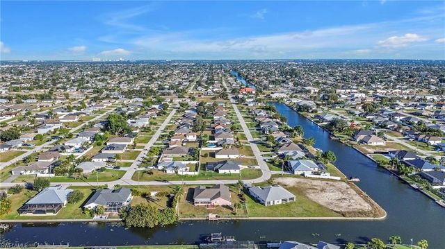 1942 SW 2nd PL, Cape Coral, FL 33991