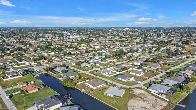1942 SW 2nd PL, Cape Coral, FL 33991