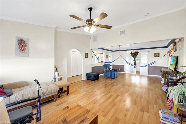 1942 SW 2nd PL, Cape Coral, FL 33991