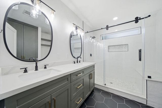 1139 W Gardner Street, Houston, TX 77009