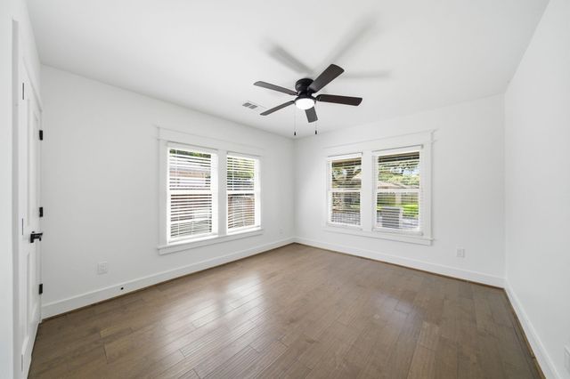 1139 W Gardner Street, Houston, TX 77009