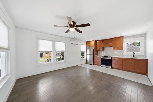 1139 W Gardner Street, Houston, TX 77009