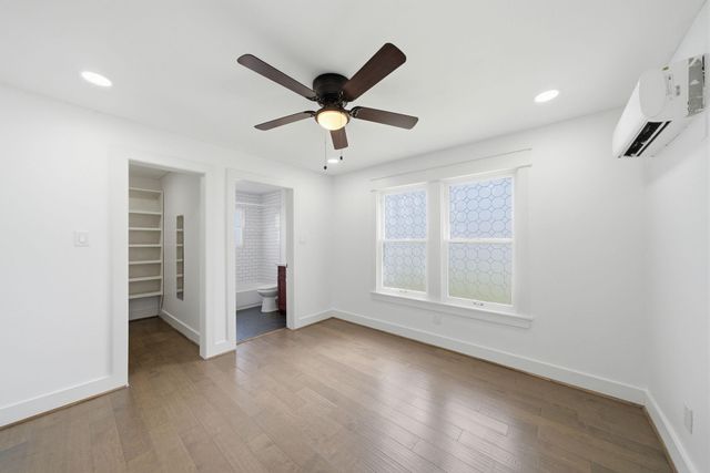 1139 W Gardner Street, Houston, TX 77009