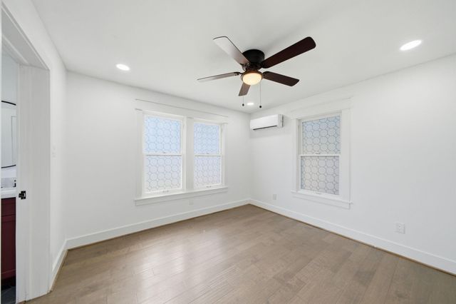 1139 W Gardner Street, Houston, TX 77009