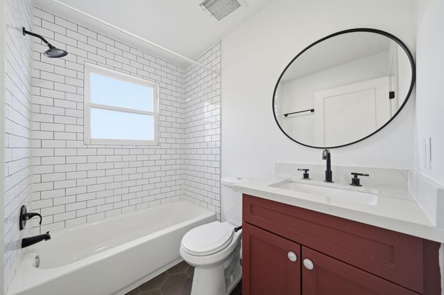 1139 W Gardner Street, Houston, TX 77009