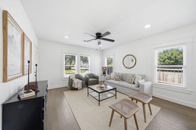 1139 W Gardner Street, Houston, TX 77009