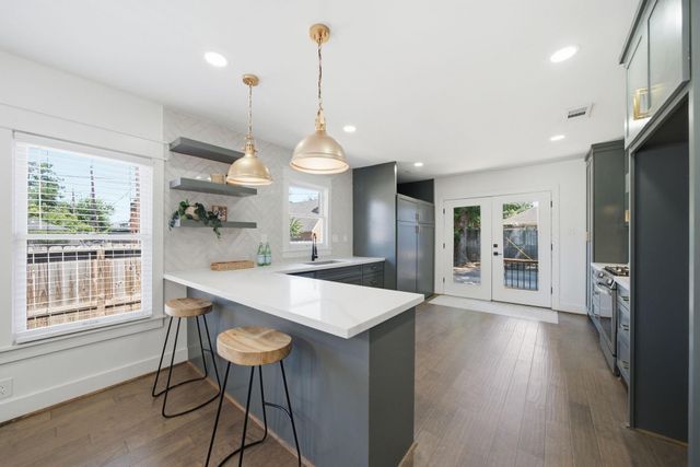 1139 W Gardner Street, Houston, TX 77009