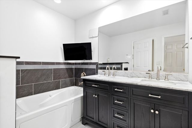 1176 Scott Court, Carol Stream, IL 60188