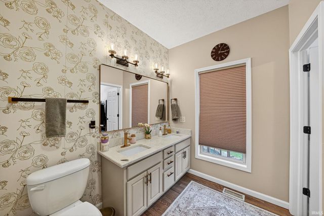 50775 Bromley Drive, Granger, IN 46530