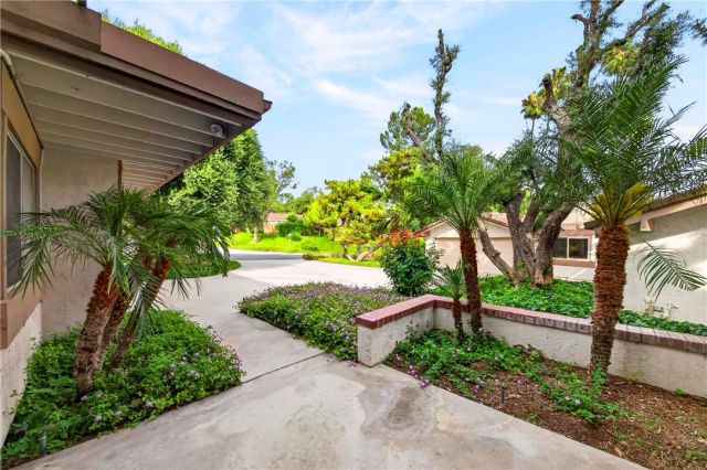 820 Via Zapata, Riverside, CA 92507