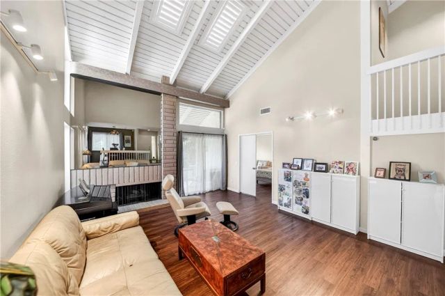 820 Via Zapata, Riverside, CA 92507
