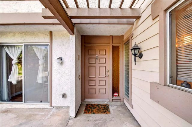 820 Via Zapata, Riverside, CA 92507
