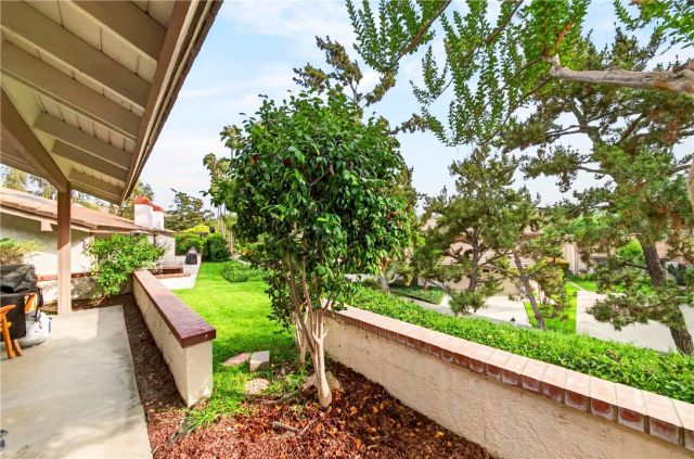 820 Via Zapata, Riverside, CA 92507