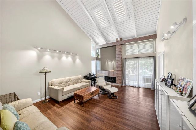 820 Via Zapata, Riverside, CA 92507