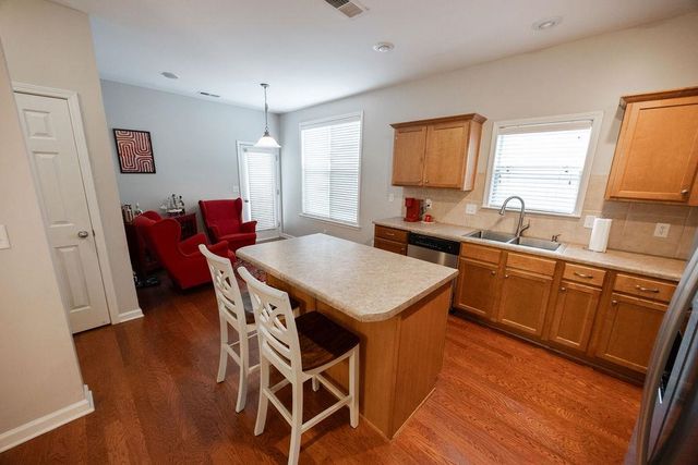 1387 E ISLAND PL E, Memphis, TN 38103