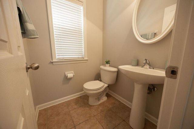 1387 E ISLAND PL E, Memphis, TN 38103
