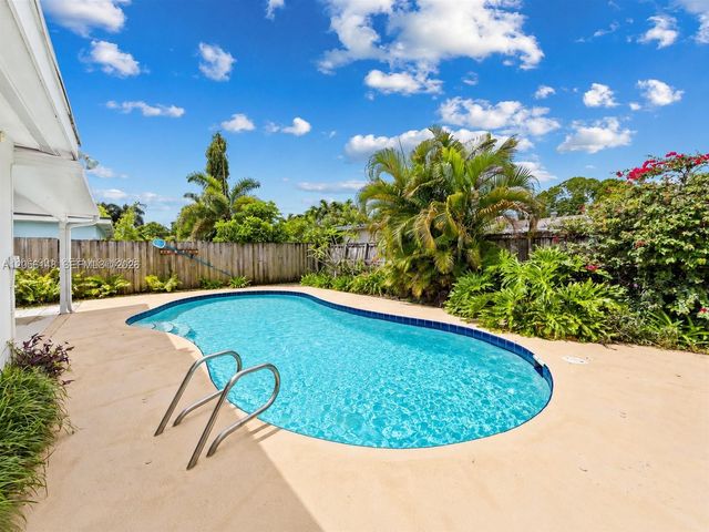 2210 N 57th Way 2210, Hollywood, FL 33021