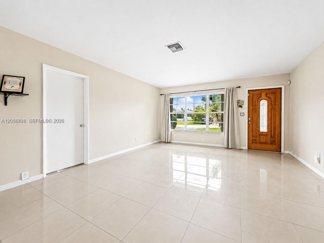 2210 N 57th Way 2210, Hollywood, FL 33021