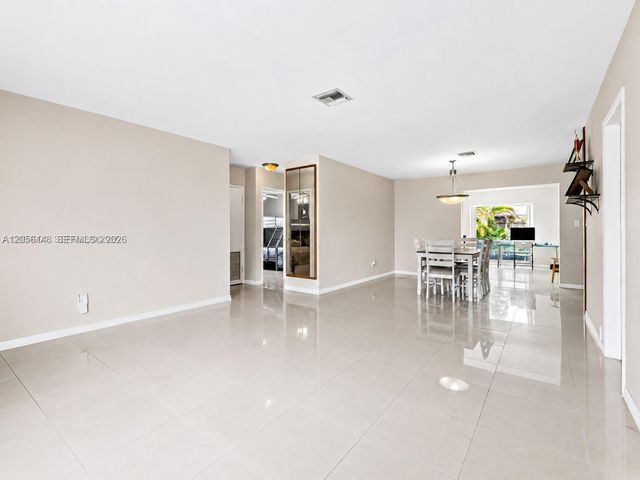 2210 N 57th Way 2210, Hollywood, FL 33021