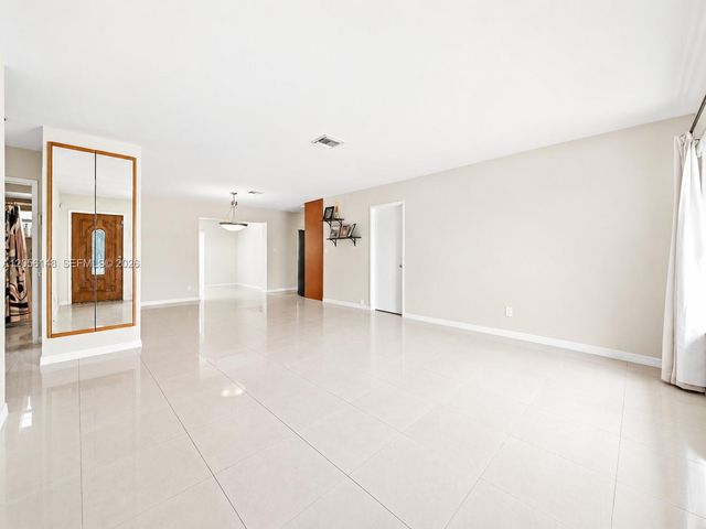 2210 N 57th Way 2210, Hollywood, FL 33021