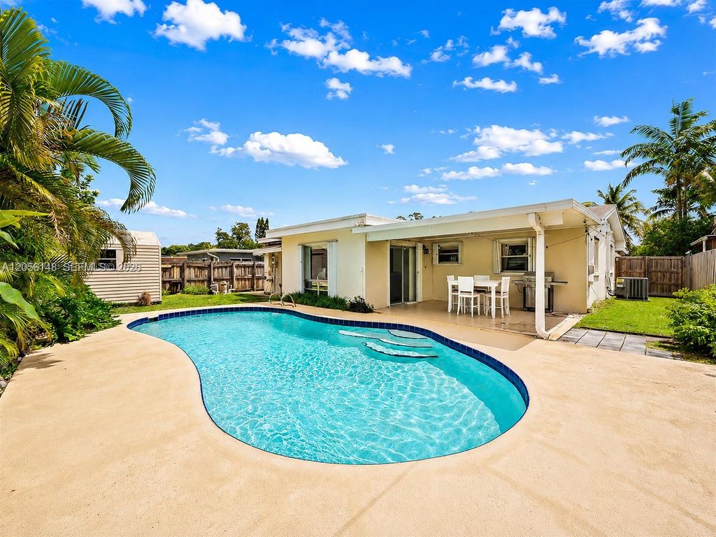 2210 N 57th Way 2210, Hollywood, FL 33021