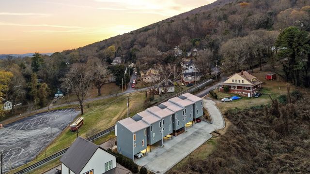 207 Old Mountain Road, Chattanooga, TN 37409