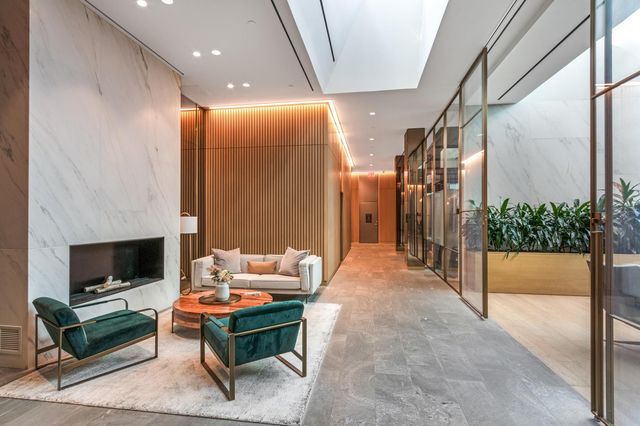 500 W 45th St Apt 603, New York City, NY 10036
