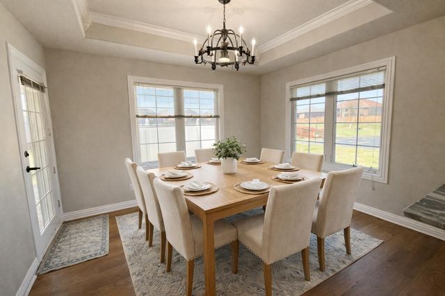 2401 S April Avenue, Springfield, MO 65807