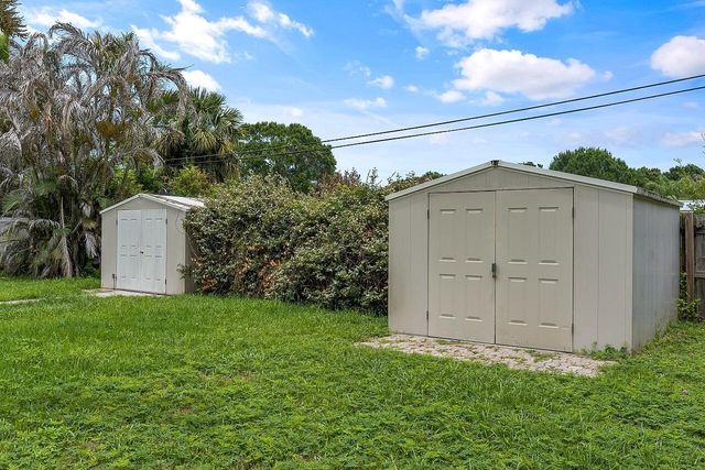 926 37th Avenue, Vero Beach, FL 32960