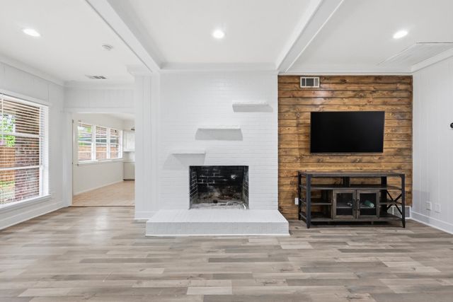 2010 Swansee Drive, Dallas, TX 75232