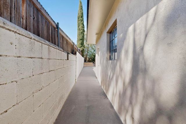 521 Sierra Drive SE, Albuquerque, NM 87108