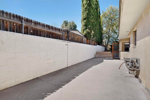 521 Sierra Drive SE, Albuquerque, NM 87108