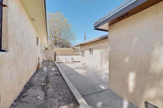 521 Sierra Drive SE, Albuquerque, NM 87108