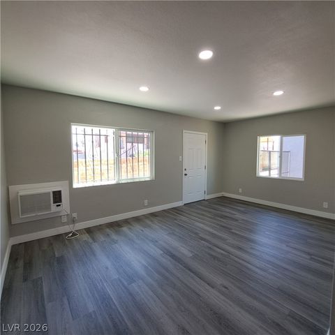 320 North 10th Street, Las Vegas, NV 89101