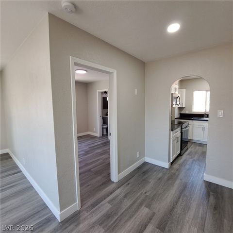 320 North 10th Street, Las Vegas, NV 89101