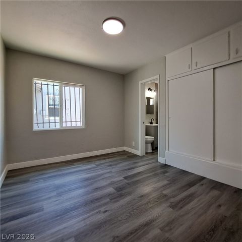320 North 10th Street, Las Vegas, NV 89101