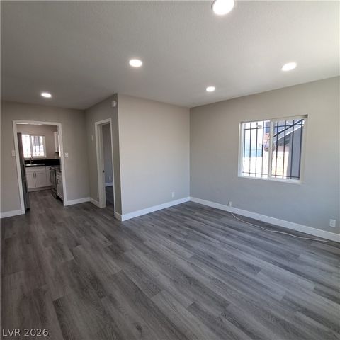 320 North 10th Street, Las Vegas, NV 89101