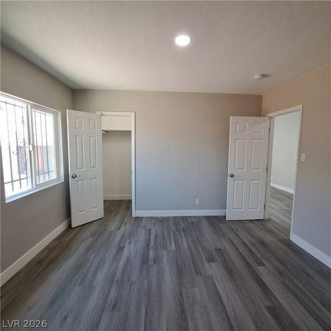 320 North 10th Street, Las Vegas, NV 89101