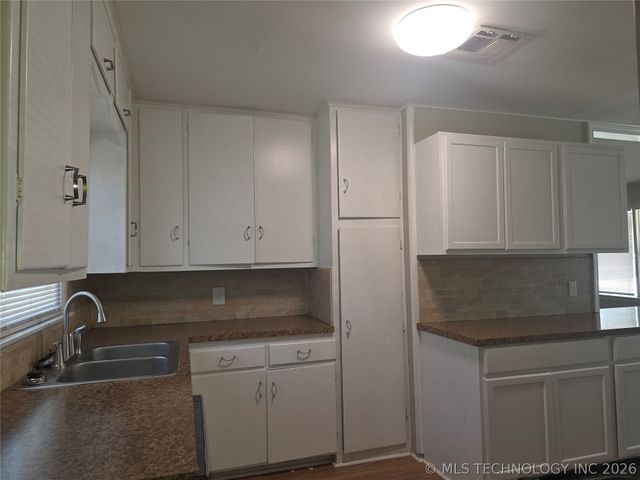 5933 E Latimer Street, Tulsa, OK 74115