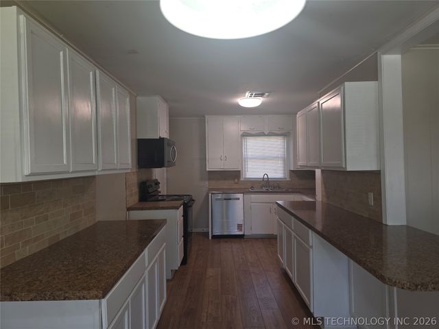 5933 E Latimer Street, Tulsa, OK 74115