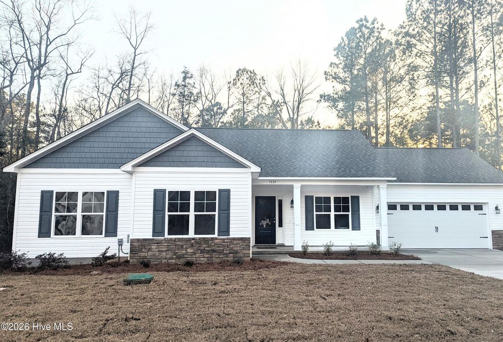 7137 Jennings Road NE, Leland, NC 28451