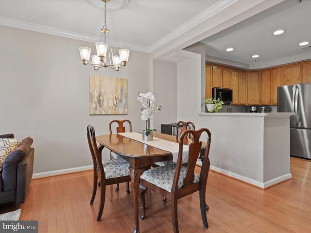 4634 BATTENBURG LN #631, Fairfax, VA 22030