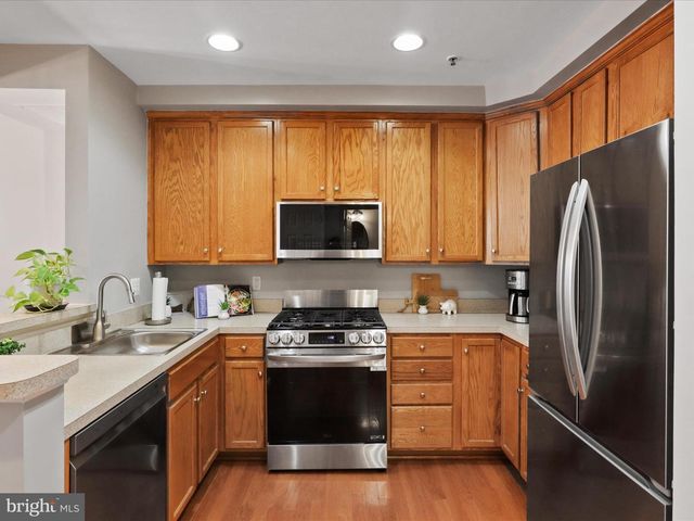 4634 BATTENBURG LN #631, Fairfax, VA 22030