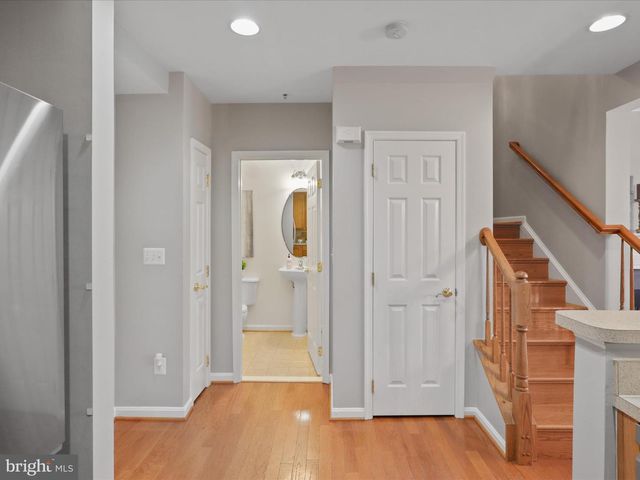 4634 BATTENBURG LN #631, Fairfax, VA 22030