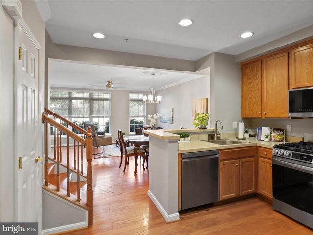 4634 BATTENBURG LN #631, Fairfax, VA 22030