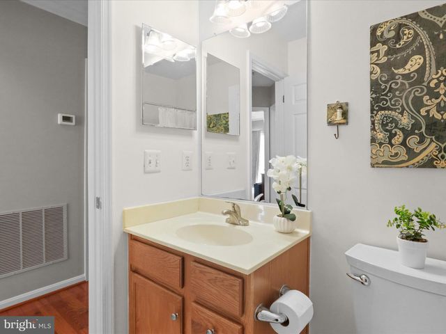 4634 BATTENBURG LN #631, Fairfax, VA 22030