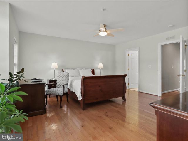 4634 BATTENBURG LN #631, Fairfax, VA 22030