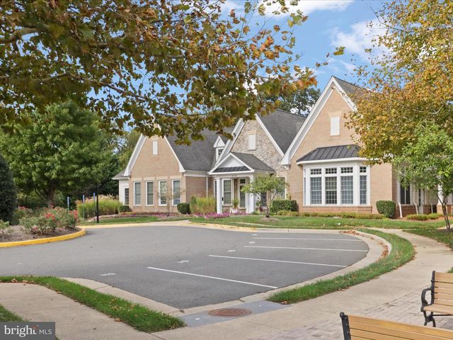 4634 BATTENBURG LN #631, Fairfax, VA 22030